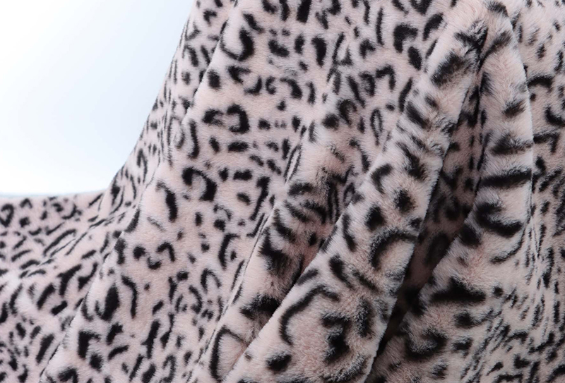 500mg*160cm Leopardløkke i plysjstoff med kaninpelsprint