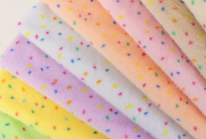 Ren polyester imitert minktrykk med fargerike prikker Ren polyester imitert minktrykk med fargerike prikker
